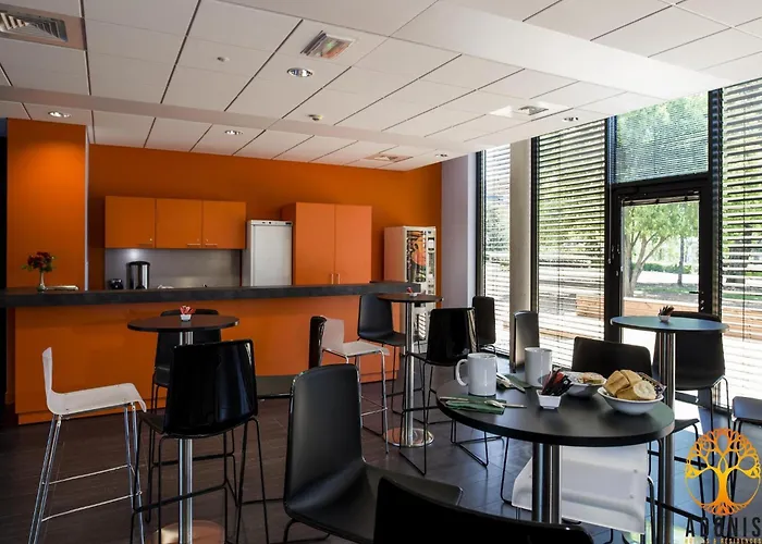 Adonis Double アパート